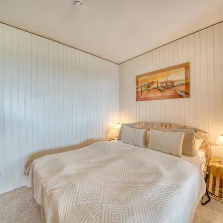 - Haus E, App 0e0404 Appartement *