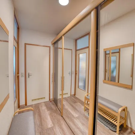 - Haus E, App 0e0404